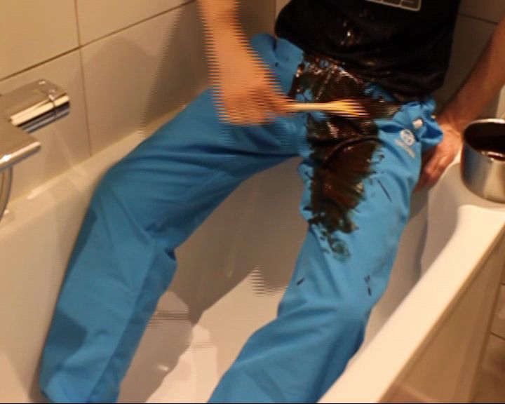 blue-sergio-with-chocolate_main.jpg