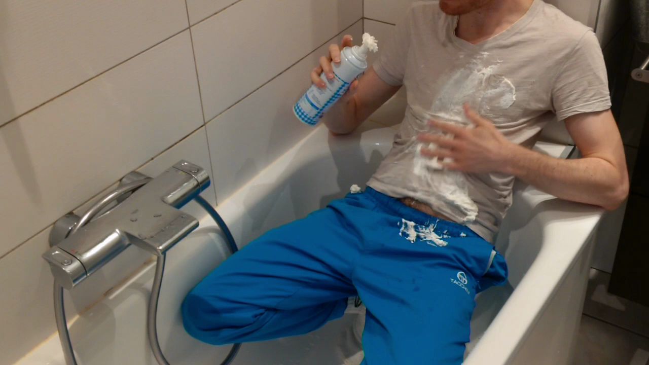 blue-tracksuit-get-wet_main.jpg